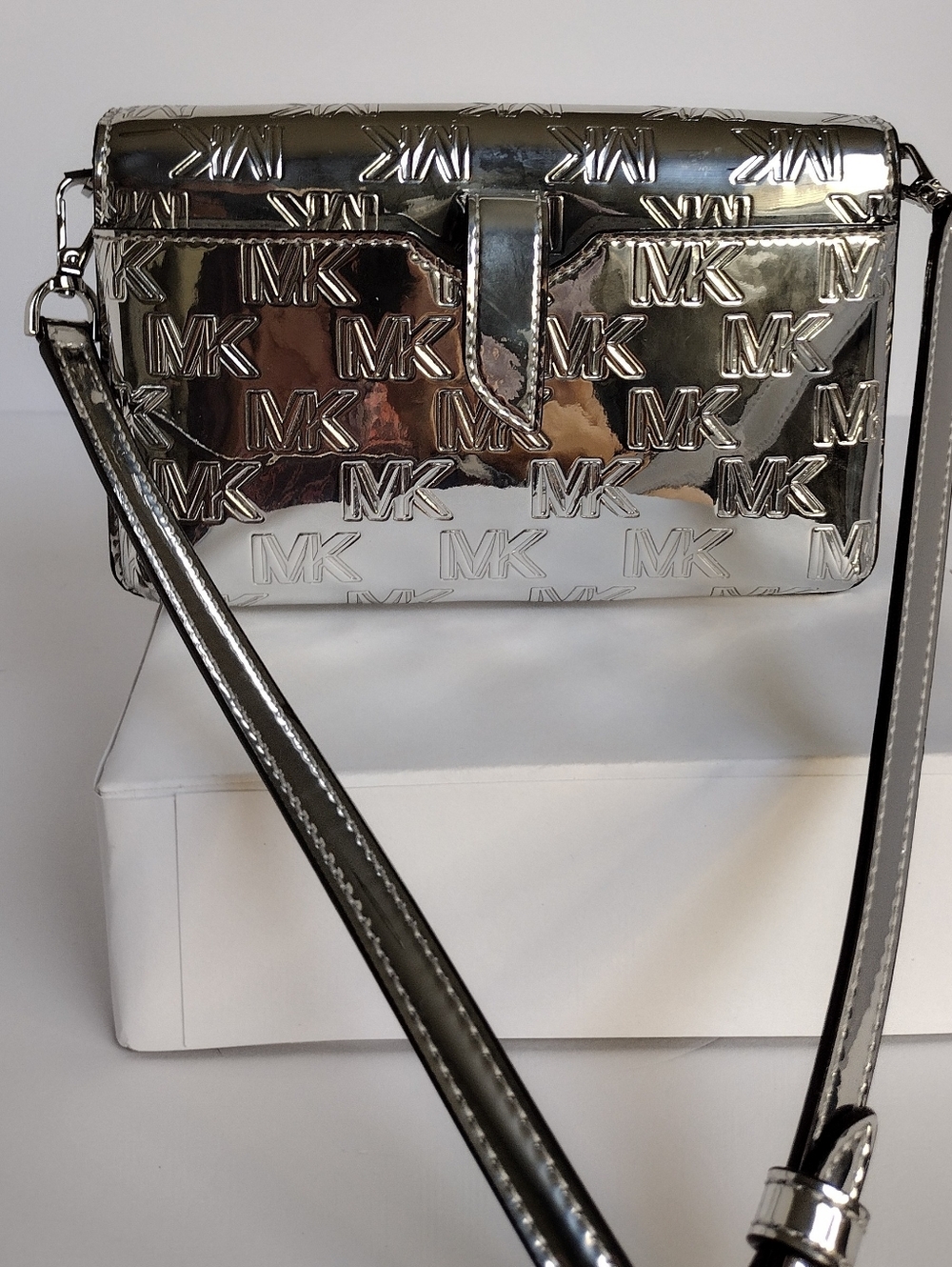 Michael Kors Metallic Silver MK Logo Crossbody - Picture 3 of 11